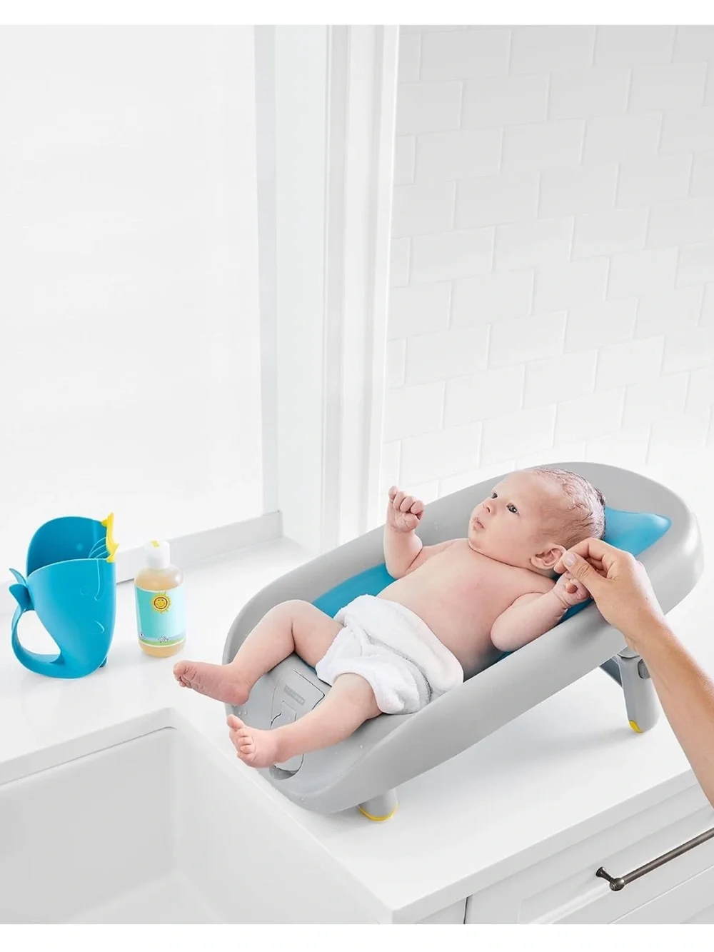 Skip Hop Baby Bath Tub Moby Recline and Rinse infant bath tub